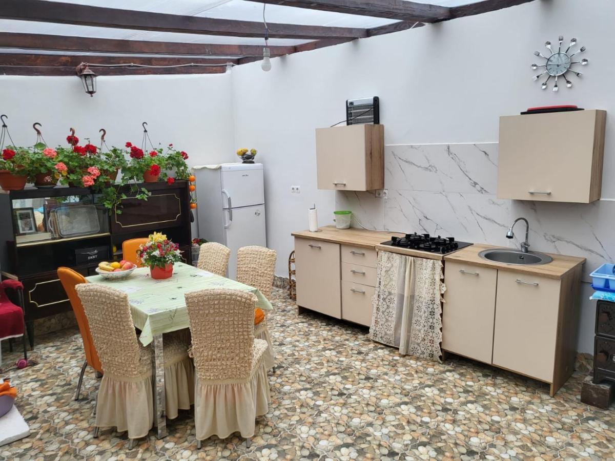 Apartament Apartament Cu Terasa Si Gratar Satu Mare Zewnętrze zdjęcie